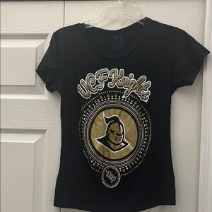 ❤️3 for $15!❤️ 
Black and Gold Fitted Short Sleeve Tee with Ornate Emblem